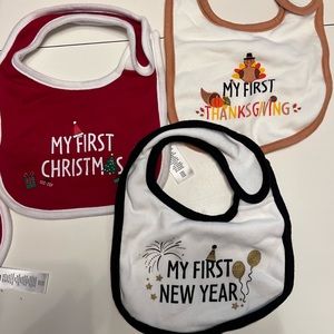 Baby’s first holiday bibs